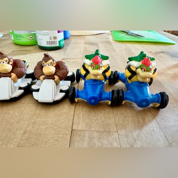 Hot Wheels Mario Kart Bowser's Castle Trackset - Picture 8 of 8